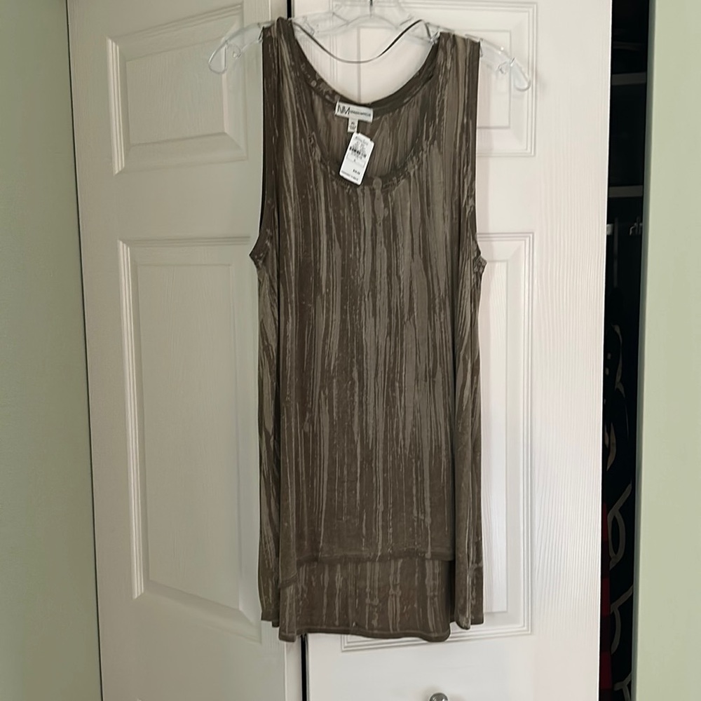 Neiman Marcus army green flowy tank top. Size XL